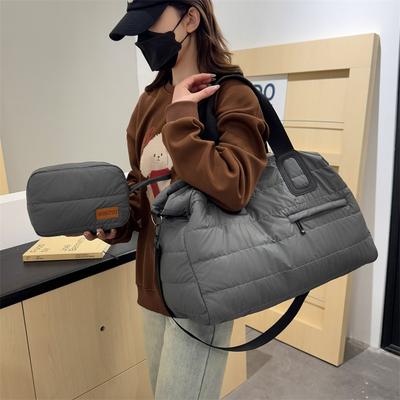 Einfach Lässig, Großvolumige Handgepäcktasche für Kurzstreckenreisen und Schule mit kleinem Taschendesign, Aufbewahrungstasche