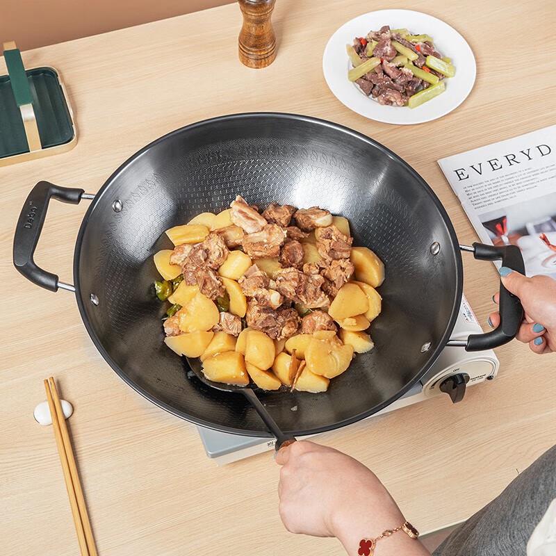 Debo Cast Iron Wok with Double Handles