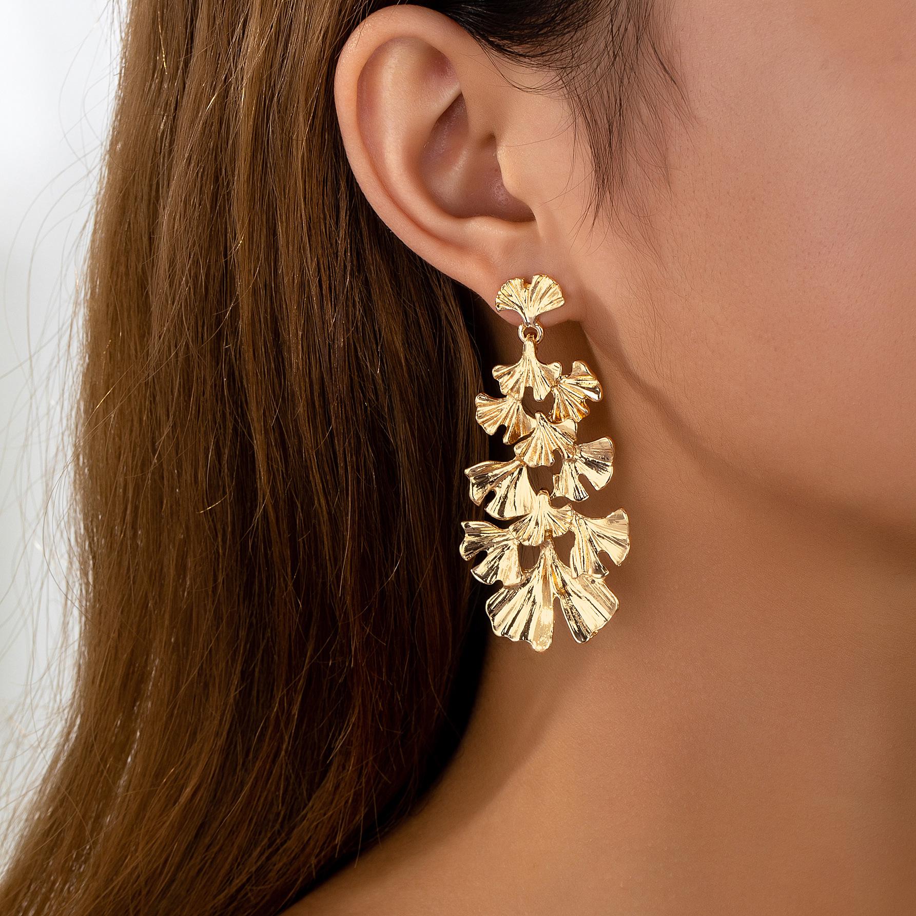 

Элегантные металлические серьги в виде листьев гинкго - Ретро высокий дизайн для женщин