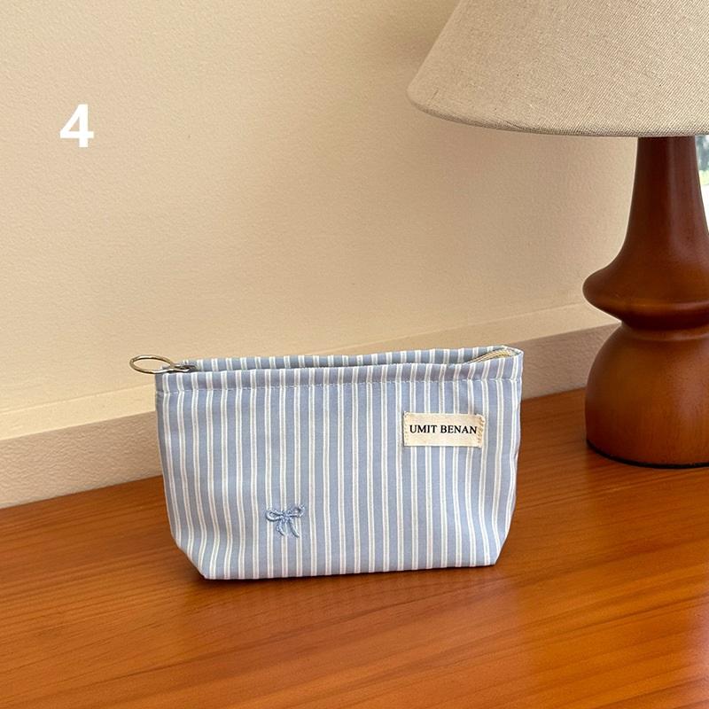

Light Blue Striped Bow Cosmetic Bag, Women Travel Makeup Organizer With Zipper, Multi-Use Toiletry Pouch N4 S