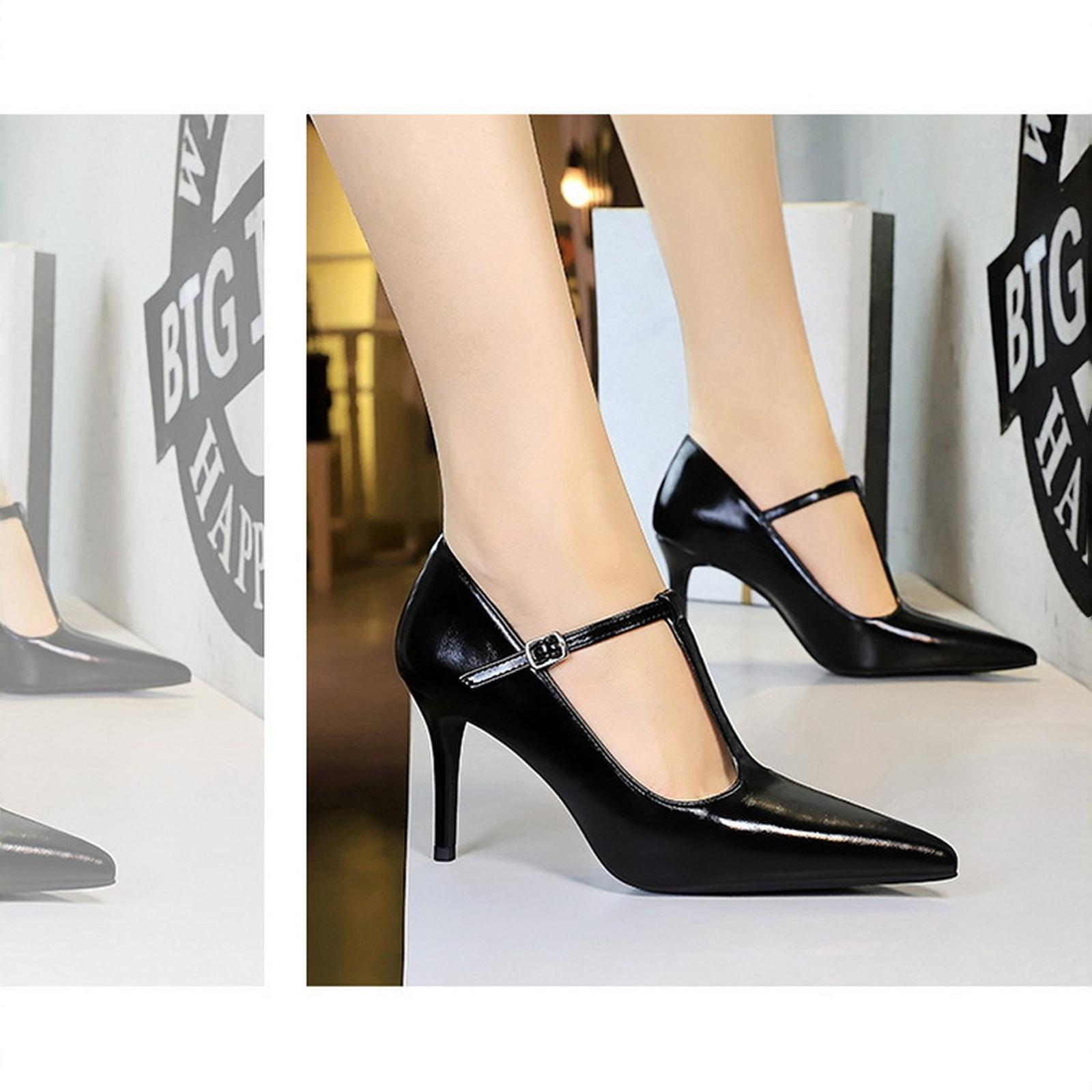 Женские туфли-лодочки с Т-образным ремешком вырезами и заостренным носком 36 чёрный 3590₽