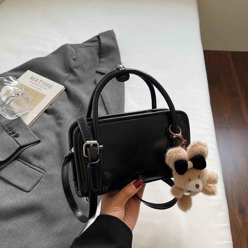 Fashion Trend Handbag Women's 2025 Autumn New Korean Version Ins Trend Simple Foreign Style Small Square Bag Shoulder Bag