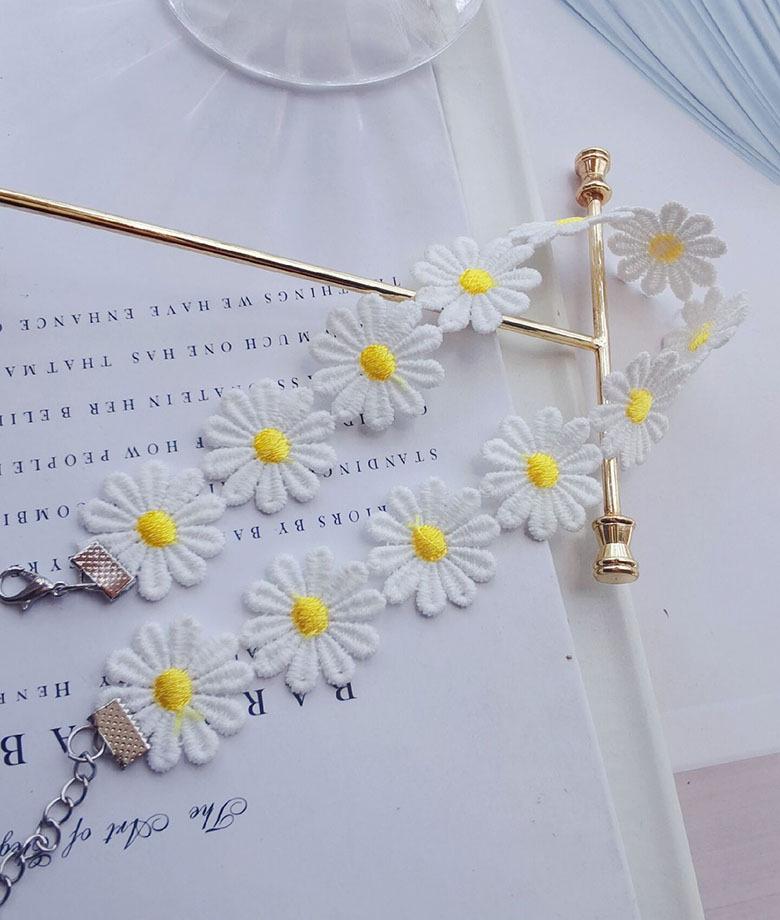 

Стильное колье-чокер с ромашками для женщин – Универсальное, свежее и милое украшение для ключиц