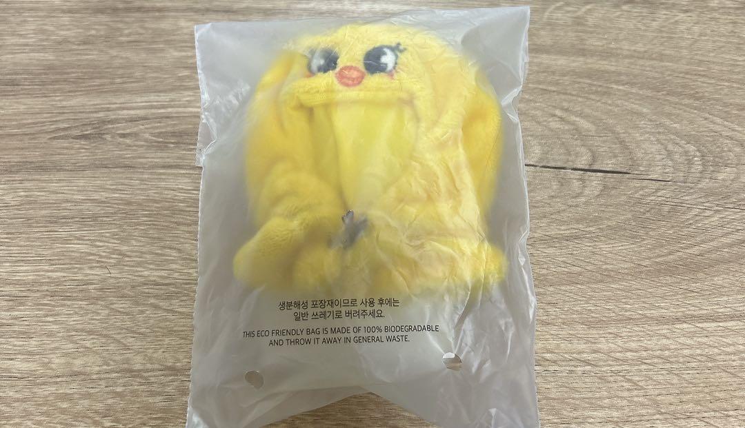 

[USED] SKZOO 5 CLOCK OUTFIT Pogari Cape