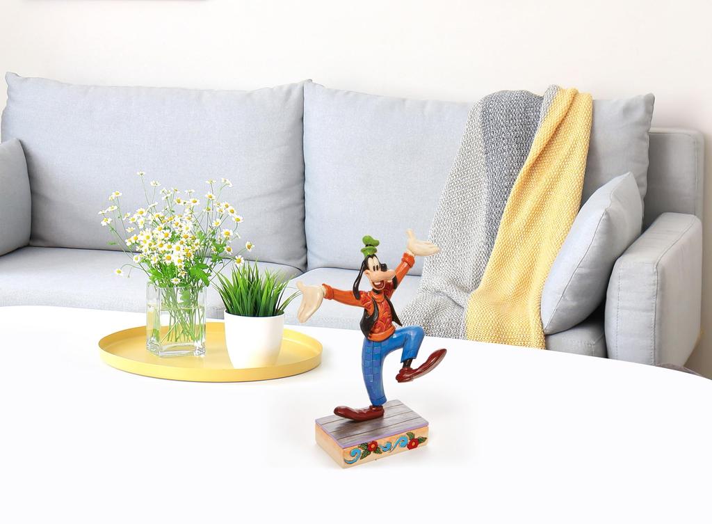 Disney Traditions Goofy Celebration 6010091 Dimensions: W10 X H21.7 X D6.1cm