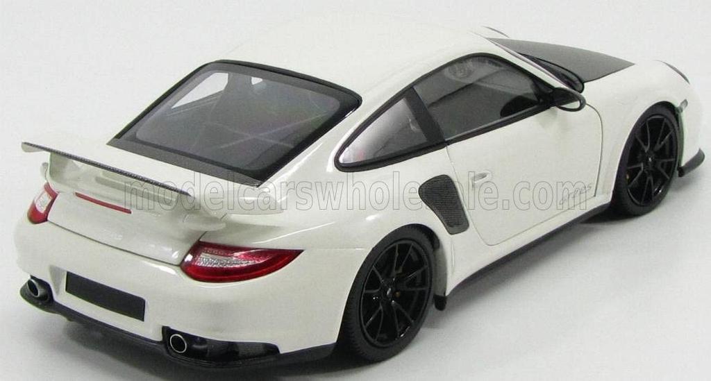 PMA Scale Porsche 911 GT2 RS 2011 White with Black Wheels 1/18 (Finished Product)