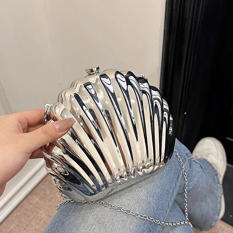 

Evening Bags Shell Shape Women Clutch Bags 2024 New Wedding Bridal Handbag Pearl Beaded Fashion Shell Chain Party Bags