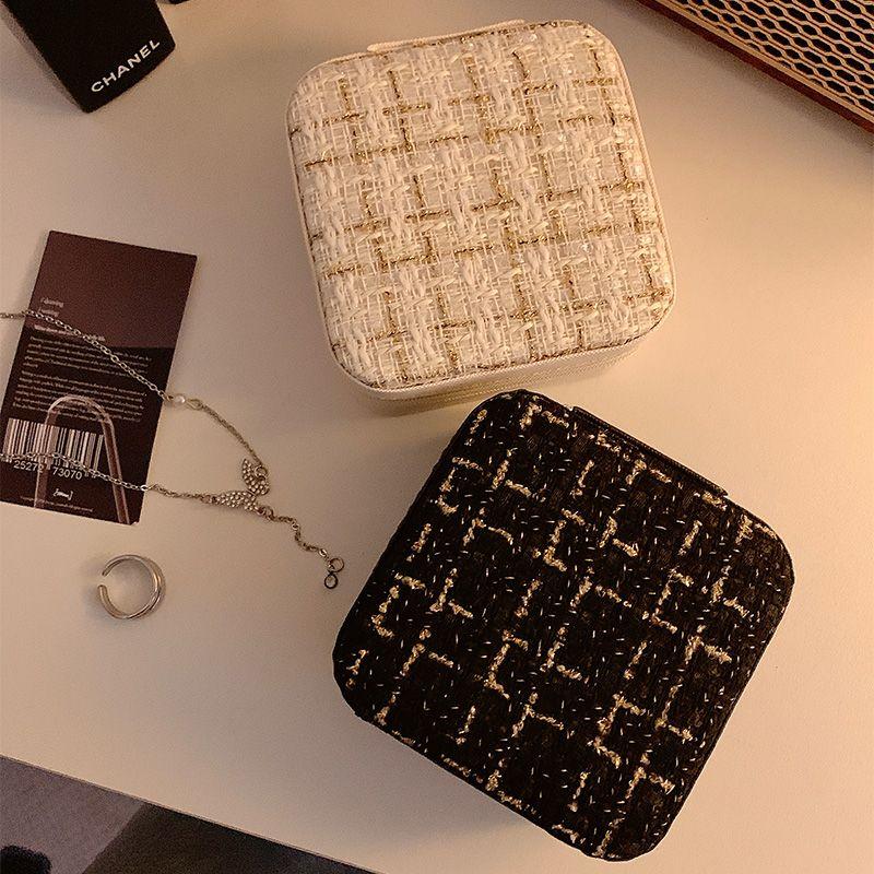 Portable Charming Style Jewelry Box - Small-Size Organizer for Necklaces, Rings, Earrings & Accessories with Anti-Oxidation Function