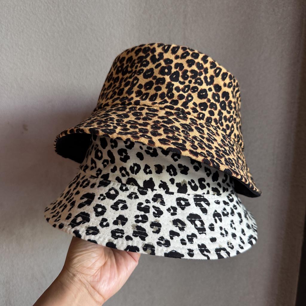 Outdoor-Fischerhut mit Leopardenmuster, beidseitig tragbar, mit breiter Krempe zum Sonnenschutz und für die Sommer-Mode