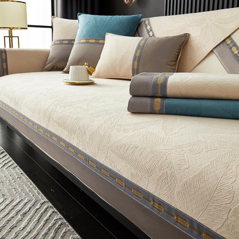 Four Seasons Chenille Wide Webbed Sofa Cushion Sofa Covers for Living Room Modern Luxury Feather Jacquard Non-slip Couch Cover