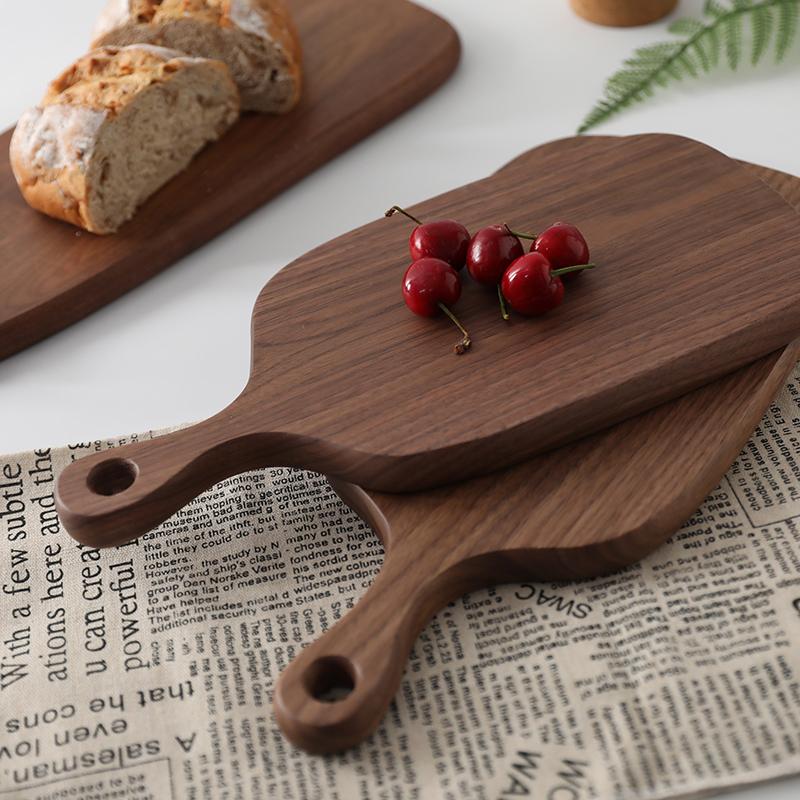 Tabla de cortar de madera de forma irregular para pan, verduras, frutas, tabla de madera de nogal negro macizo para alimentos, filetes, charcutería, tabla para queso de cena con agujero