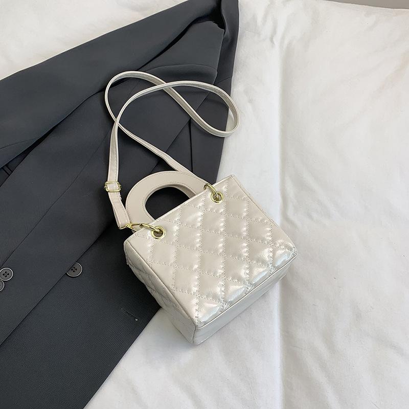 Bolsas, bolsa de mão feminina com textura de losango e linha bordada, versão coreana 2025 primavera e verão nicho ins de alto valor bolsa de ombro mensageiro