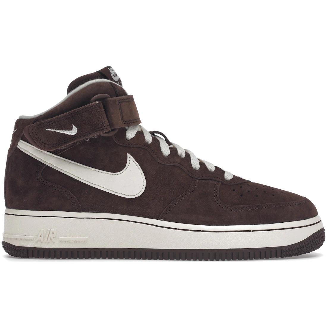 

Кроссовки Nike Air Force 1 Mid QS Chocolate(ДМ0107-200) 38.5