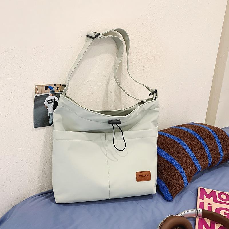 

Trend casual tote bag women s new fashion versatile nylon bag large capacity shoulder bag светло-зеленый