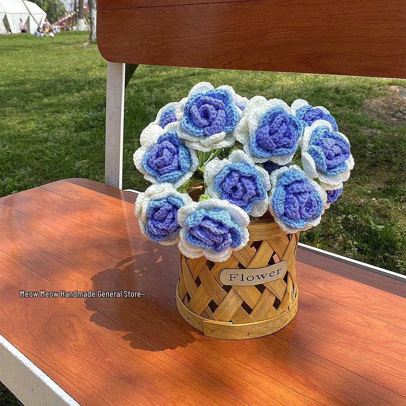 Buquê de Flores de Lã Tricotado à Mão: Ornamento de Rosa, Lírio, Girassol Presente
