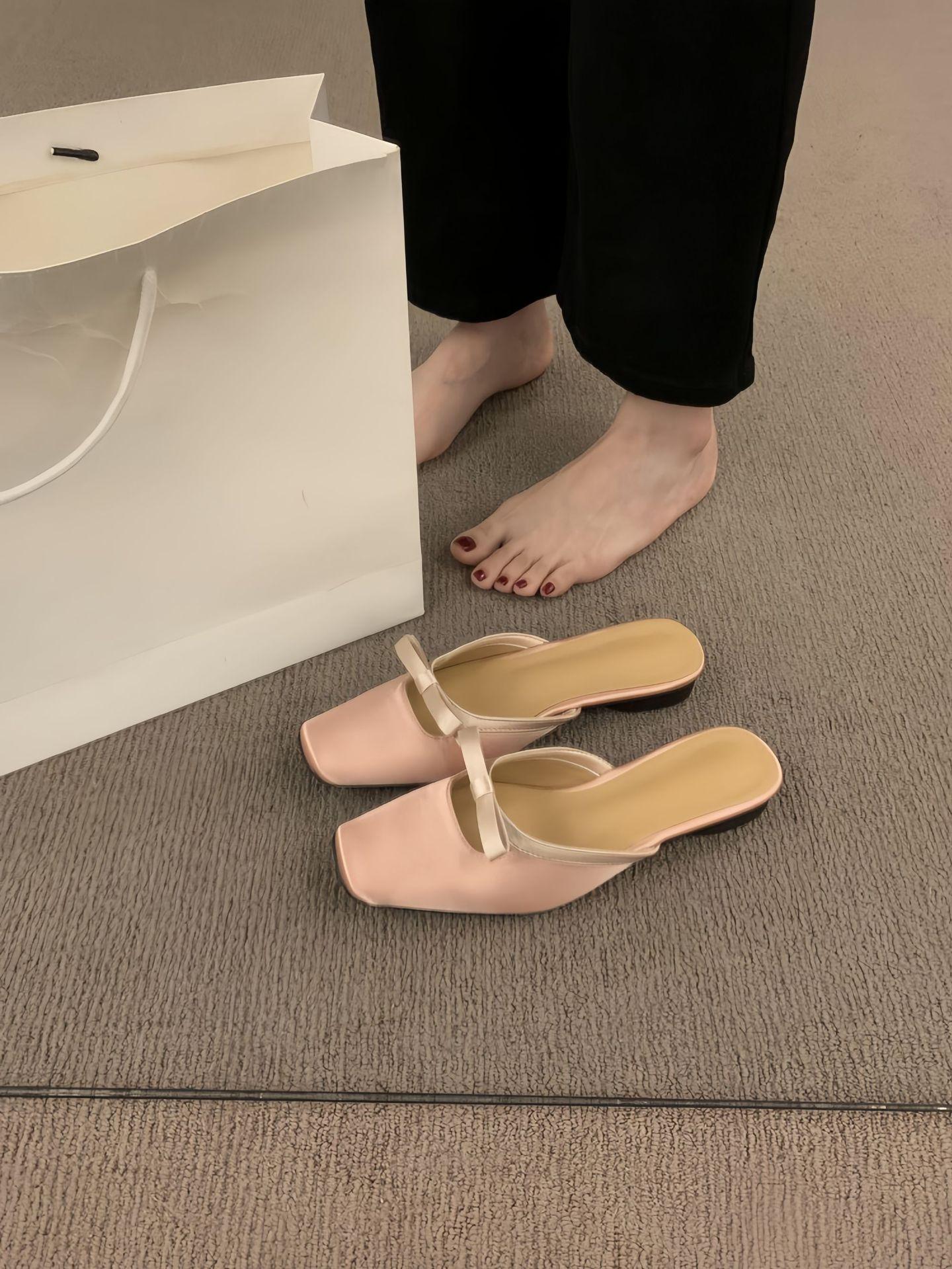 

Французский темперамент, стиль феи, бант, сумка на голову, полутапочки, женская летняя одежда, одна педаль, ленивые, плоские сандалии Мюллера 35 розовый