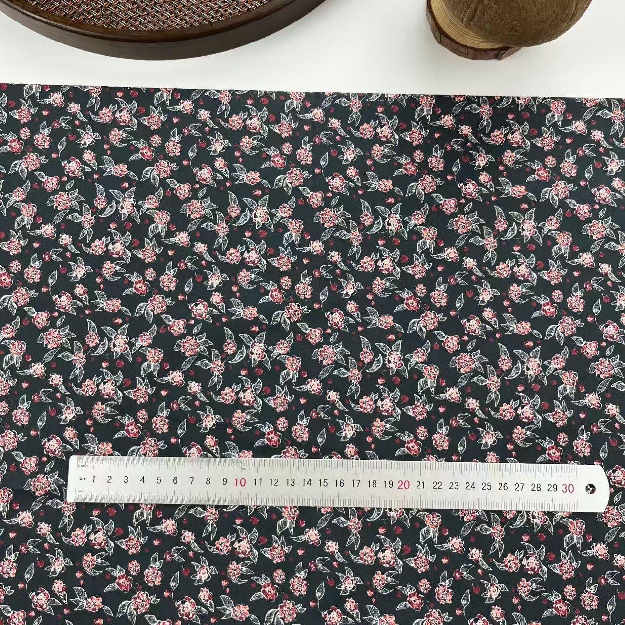 Ditsy Floral Pattern 100% Cotton Poplin Printed Fabric for Children s Clothing & Women s Dresses