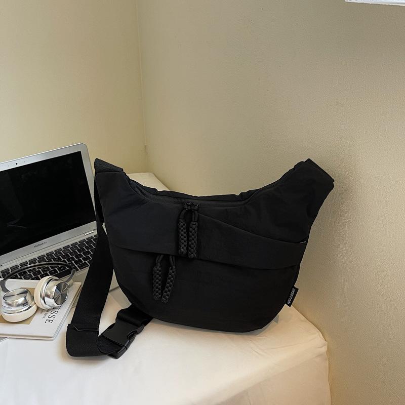 Leichte Stofftasche mit großem Fassungsvermögen, neue Damen-Freizeit-Sport-Umhängetasche für den Arbeitsweg, Schulter-Knödeltasche