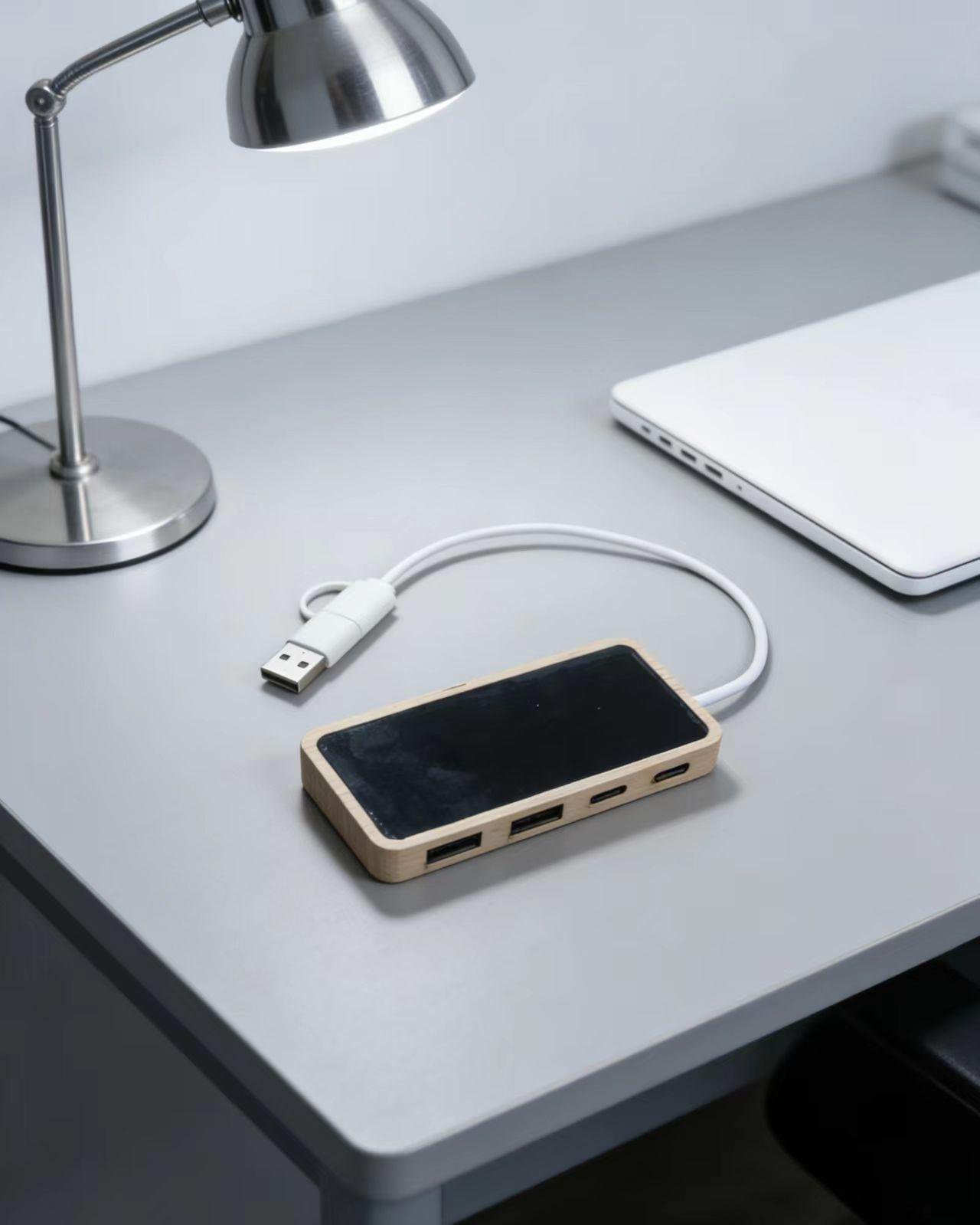 

4-Port Bamboo USB Hub for Mobile and PC темно-коричневого