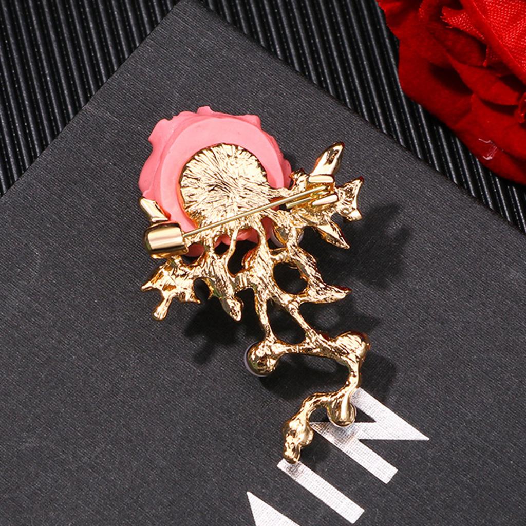 Stylish Pearls Flower Lapel Pin Chic Brooch Accessory Delicate Flower Lapel Pin Ornament for Fashionable Individuals