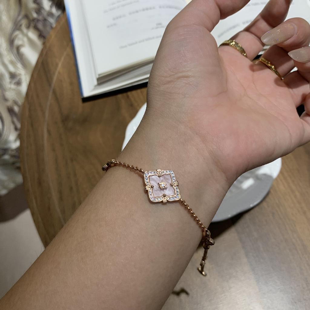 Buqi Latti Gebürstetes Kleeblatt Natürliche Weiße Fritillary Einzelblüte Armband Damen Tigerauge Armband Vintage Hof