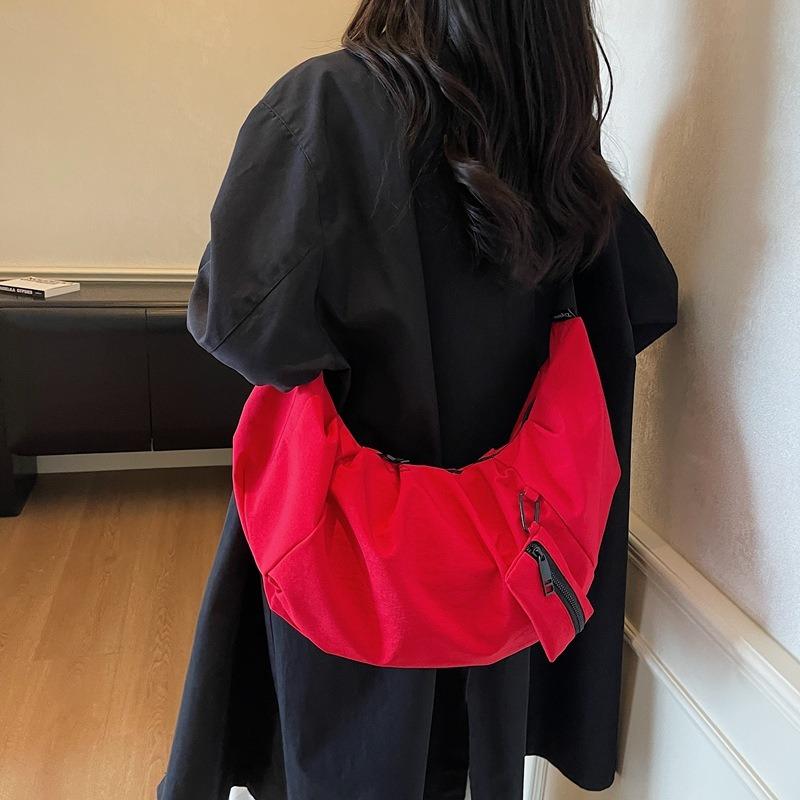 Large-capacity bag women's new autumn and winter leisure niche design single shoulder messenger bag dumpling bag