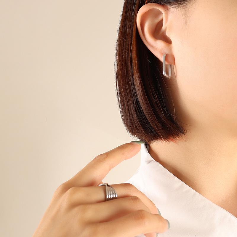 Japanese Autumn/Winter Geometric Heart Earrings: Women's 18K Gold-Plated Titanium Studs