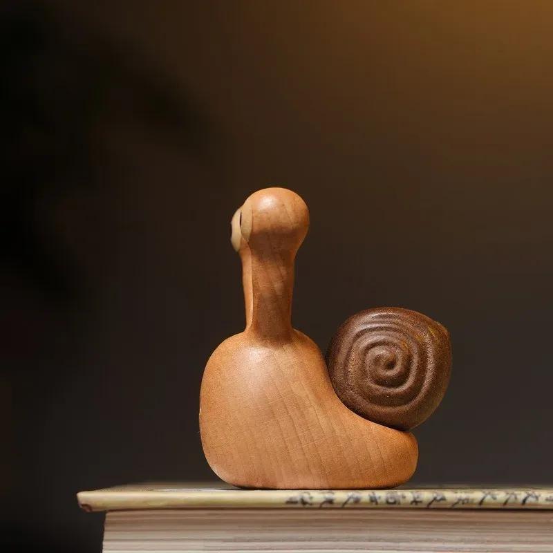 Beech Snail Massager Creative Point Point Nose Scraping Meridian Massage Wood Cute Snail Massager Simple Household Accessories