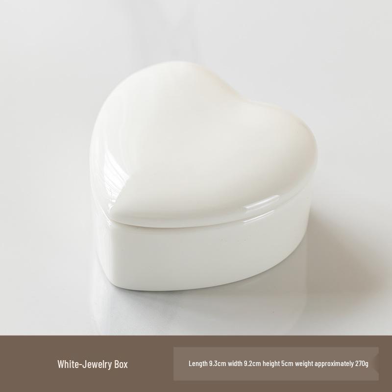 Керамическая шкатулка в форме сердца для хранения колец и ожерелий