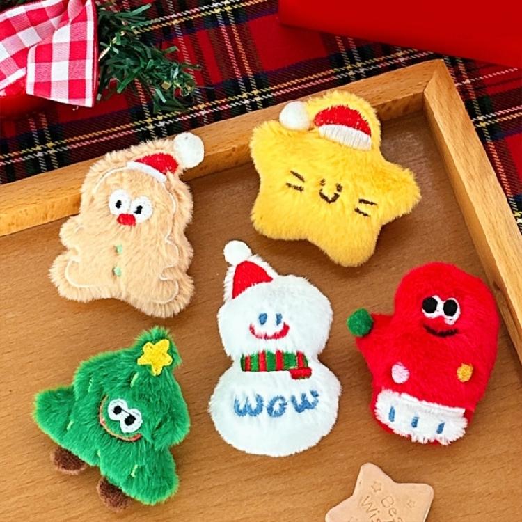 Plush Brooch Pin Christmas Theme Cartoon Brooch Soft and Lovely Padded Brooche Pin for Holiday Gifting Bag Ornament