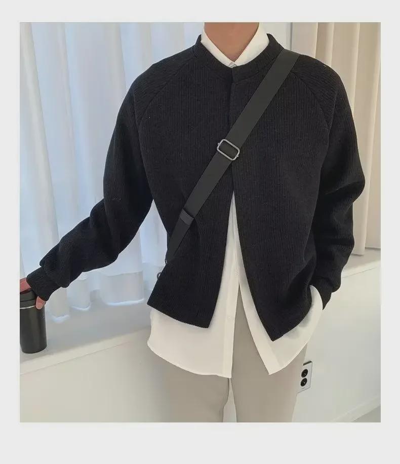 Men's Trendy Loose Knit Cardigan: Autumn/Winter Round Neck Sweater in Korean and Japanese Style