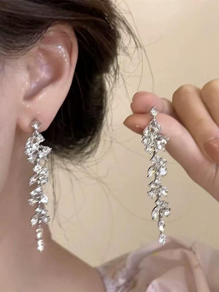 Diamond Inlaid Tassel Earrings - Silver Needle, High-End Court Style