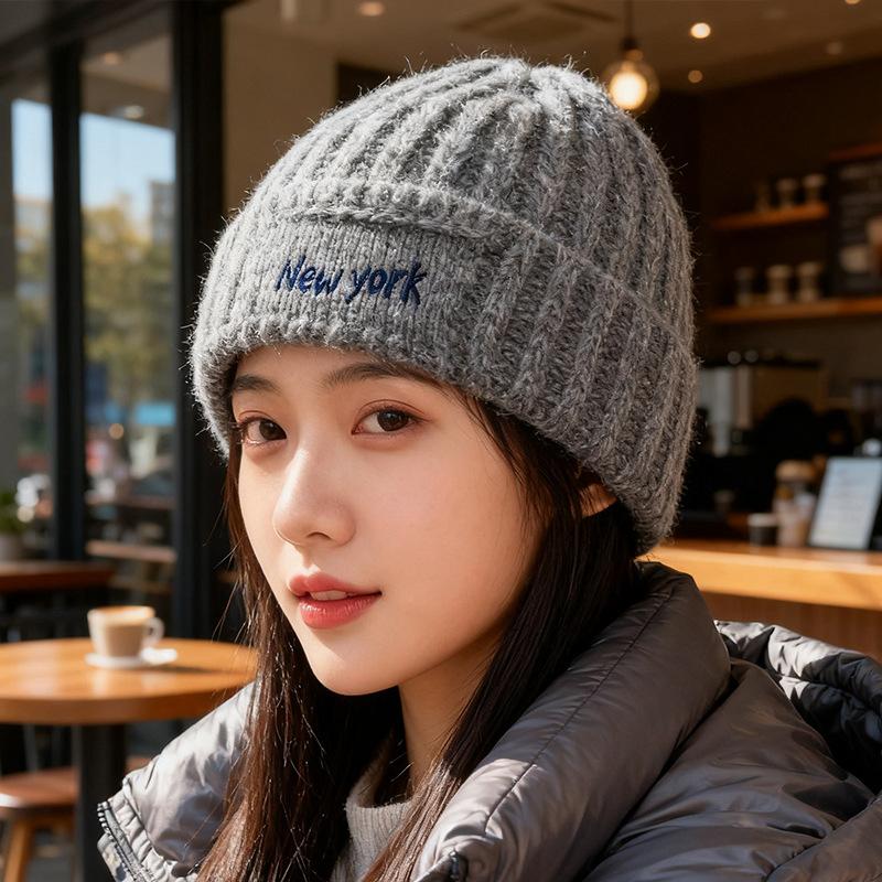 Autumn and Winter Wool Hat Women's Ear Protection Hat Warm Cold Hat Versatile Loose Knitted Hat Headgear