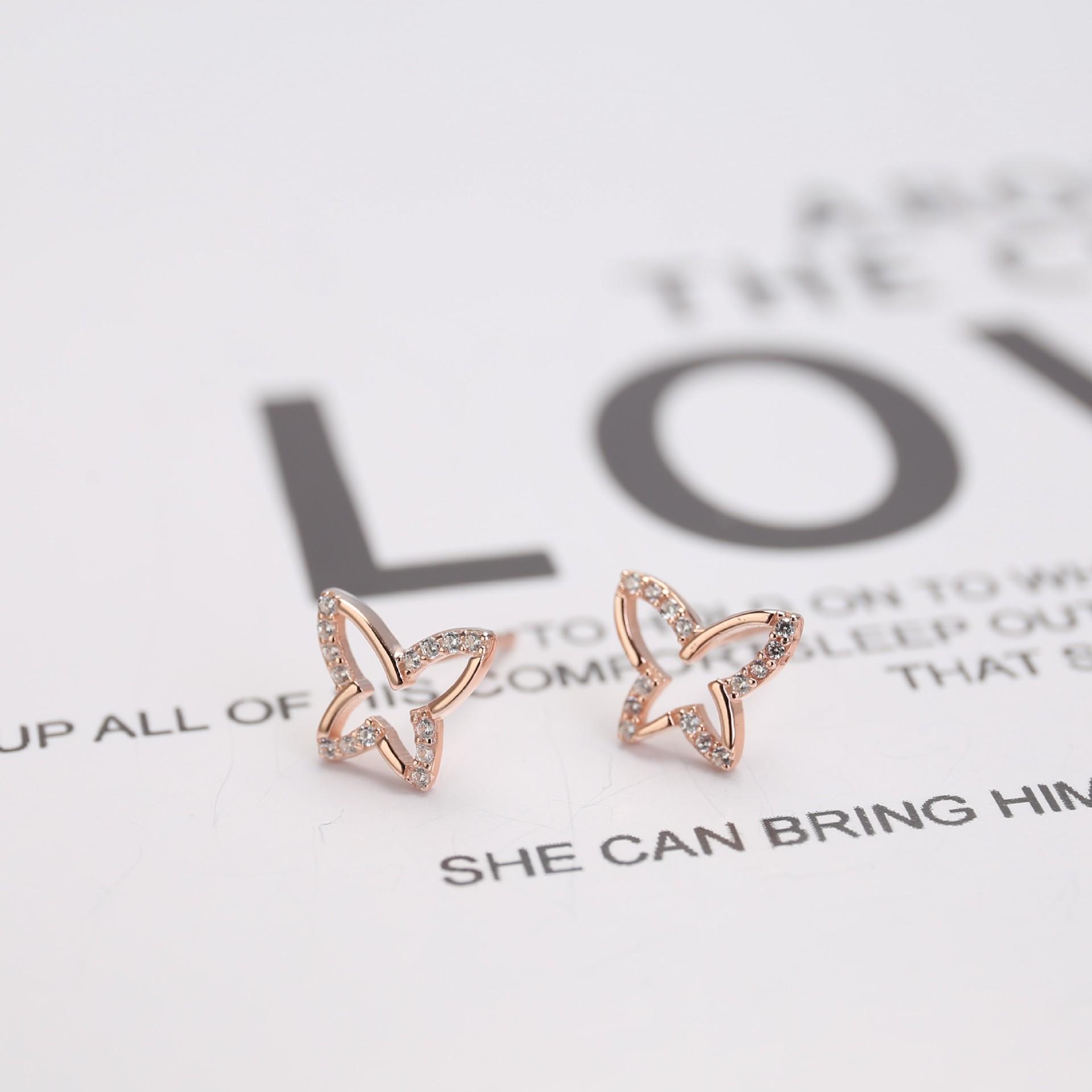 

Серьги-бабочки с полой сердцевиной Женские серьги на раннюю весну Корейские серьги Простые и компактные Новые серьги