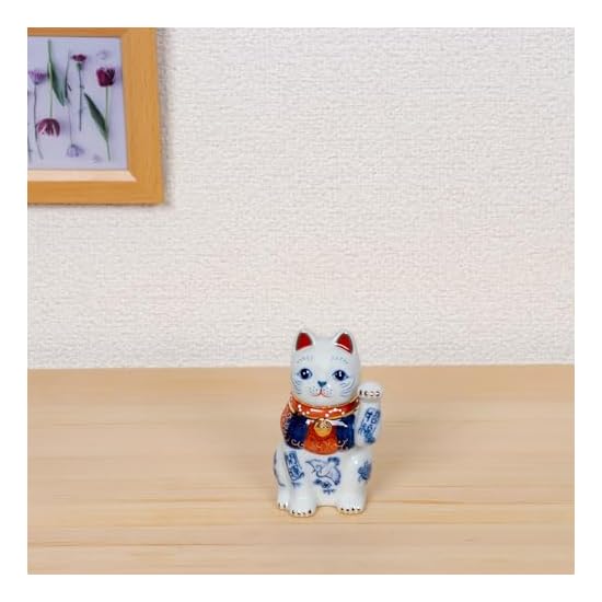 Yakushigama Maneki-neko (Beckoning Cat) Sometsuke (Blue and White) Good Luck 3.5-inch (Left Hand Rai