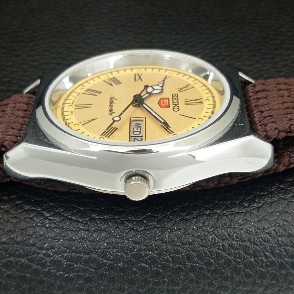 VINTAGE REFURBISHED SEIKO 5 AUTOMATIC JAPAN MENS ROMAN FIGURE WATCH a442631-1