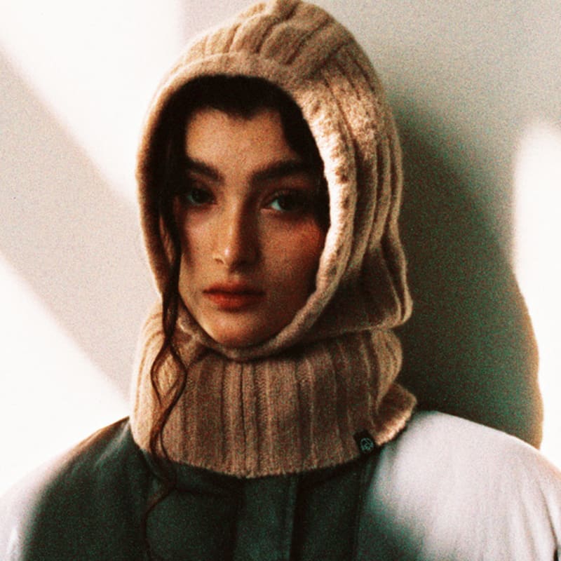 Ouie Etikettierung wollähnliche Sturmhaube braun OU1507