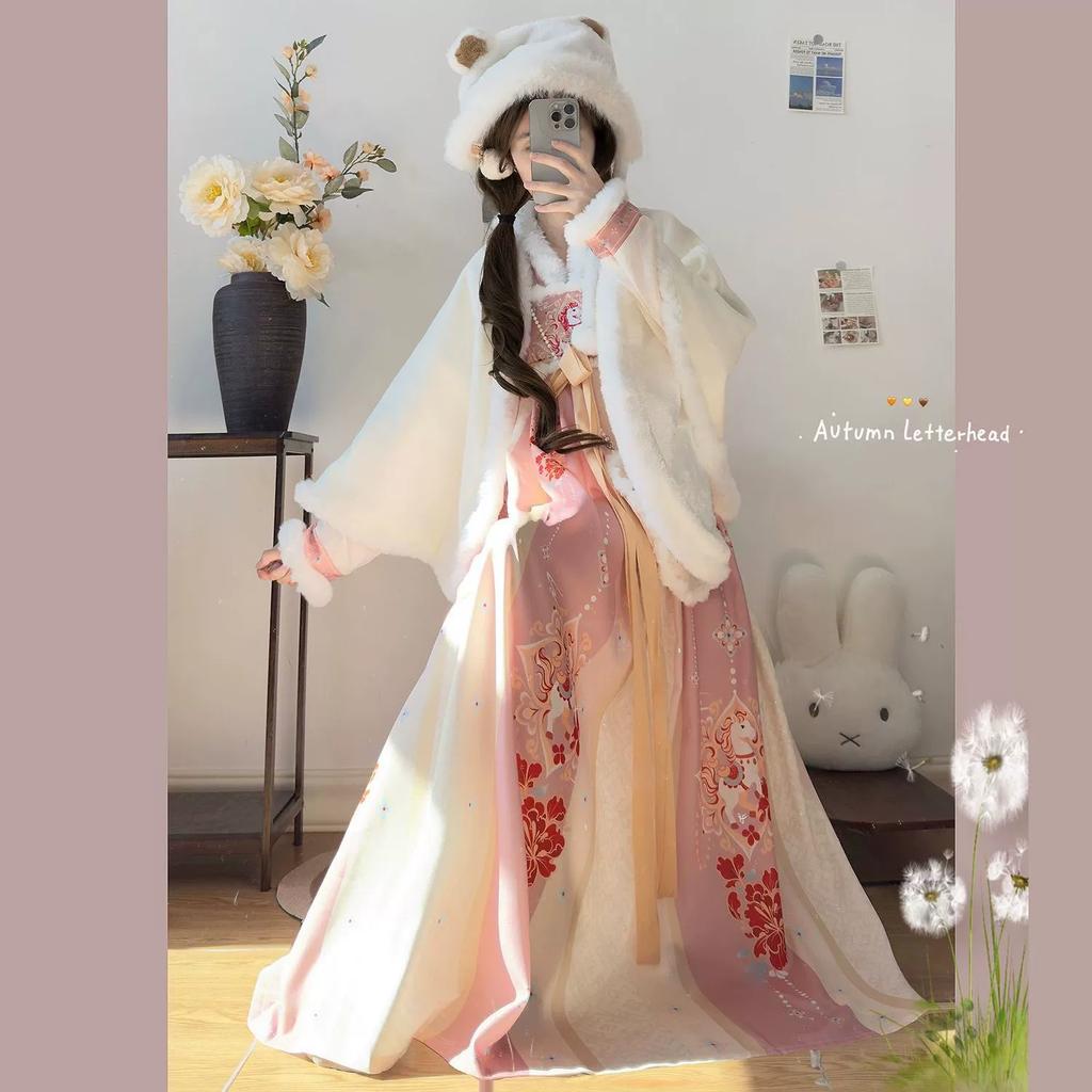 Chinese Ming Dynasty Style Hanfu For Women Winter Embroidered Plus Velvet New Year Clothes