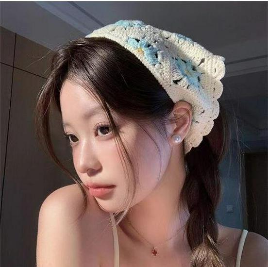 Women's French Retro Knit Hollow Headscarf: Summer Triangular Pastoral Style for Beach Sun Protection