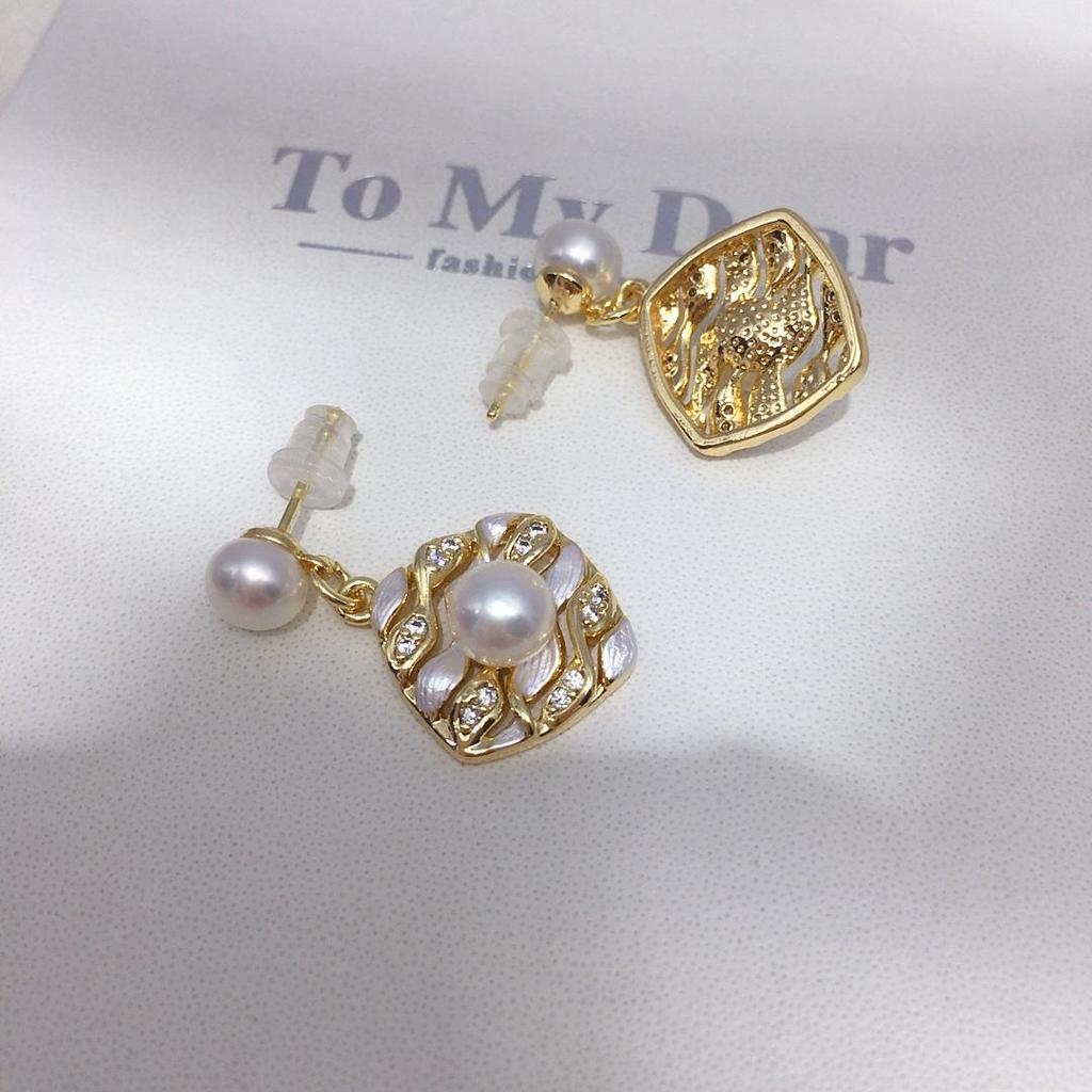 Pearl Stud Earrings - Natural Freshwater, Geometric Diamond Design, Elegant Retro Style Jewelry