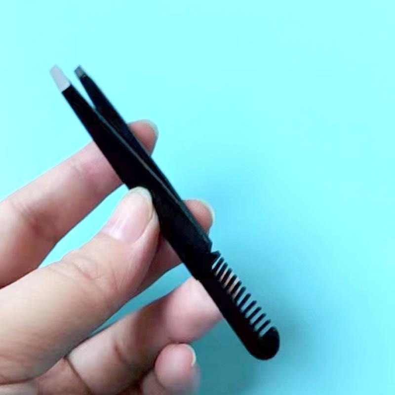 

Black Slanted Tip Eyebrow Tweezers with Comb for Plucking Hair and Beard