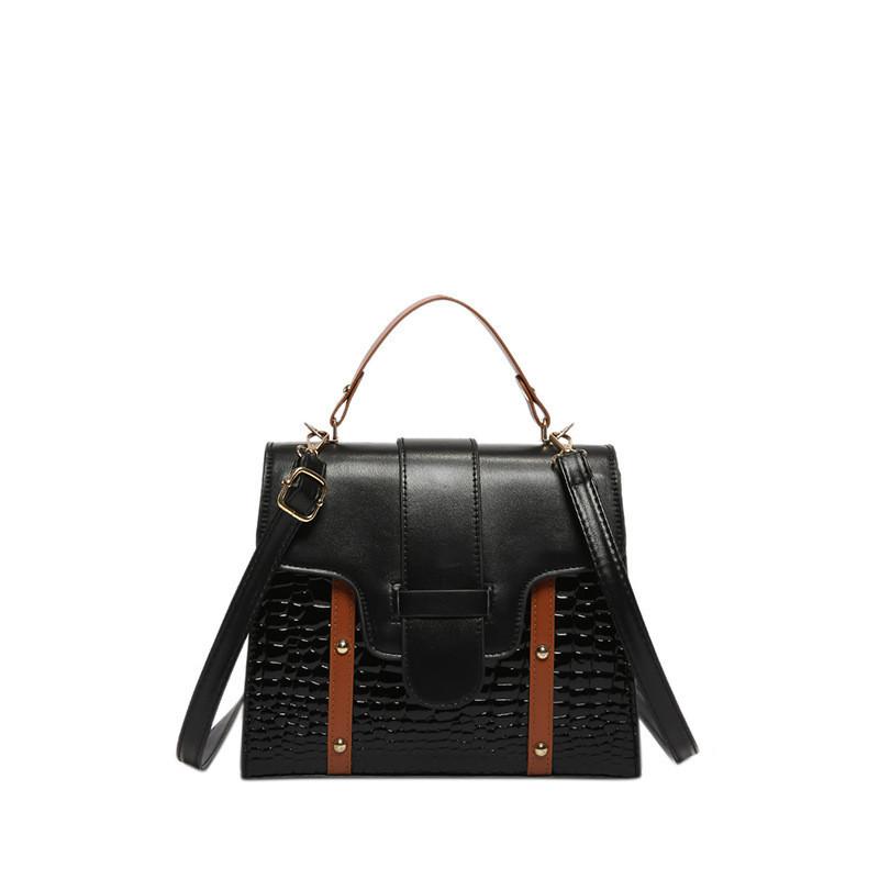 

Стильная сумка среднего размера квадратной формы с шипами с узором из камней и магнитной застежкой чёрный