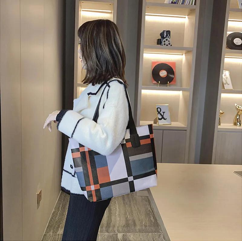 

Повседневная сумка-тоут большой емкости для женщин, сумка через плечо из искусственной кожи большого размера, сумка для покупок, женская сумка для повседневного использования 40x28x12cm