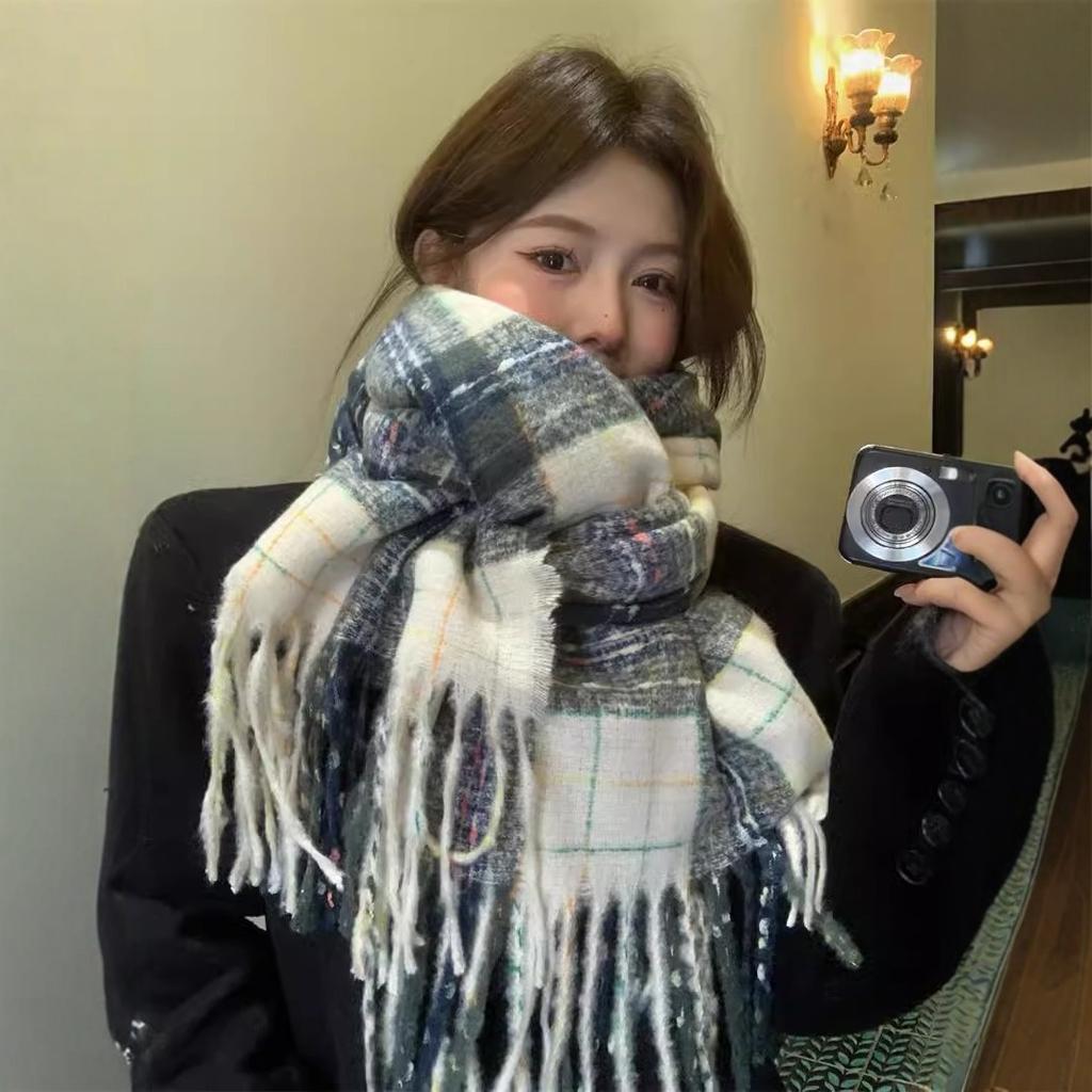 New atmosphere plaid scarf female winter Korean versatile student jk cute thickened scarf to keep warm