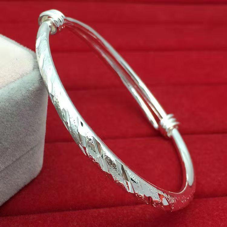 Silver-Plated Star-Studded Women's Bracelet - Fashionable, Elegant, and Versatile Design