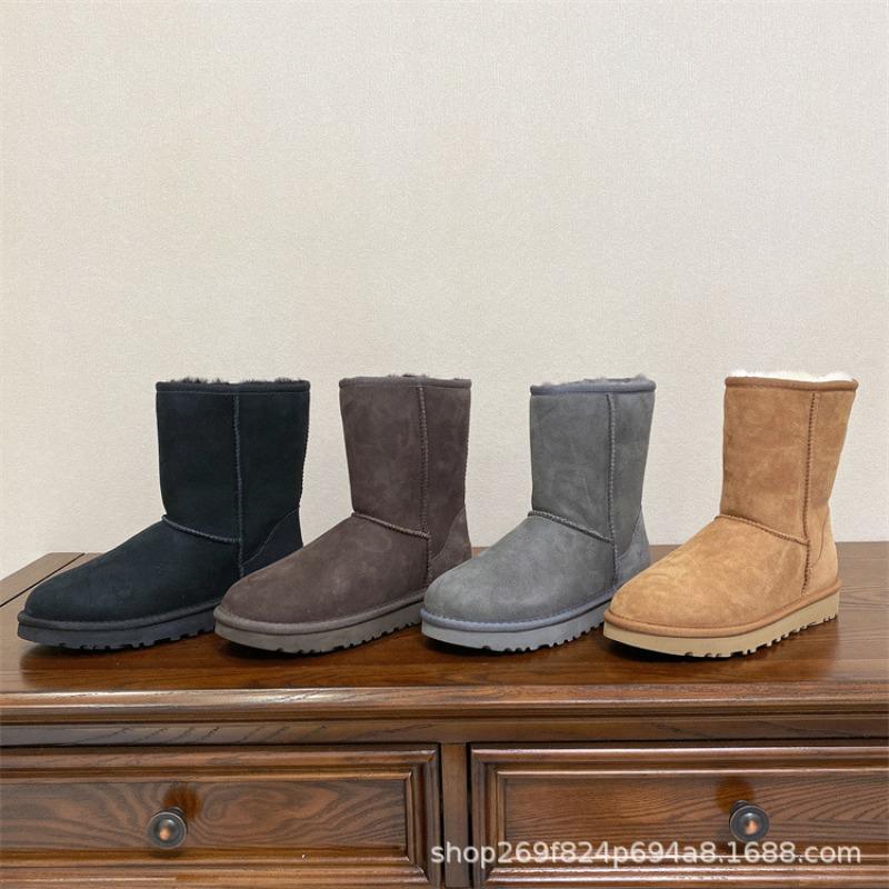 

Snow boots women s new winter fur integrated medium tube piled thickened warm snow cotton shoes 40 чорний