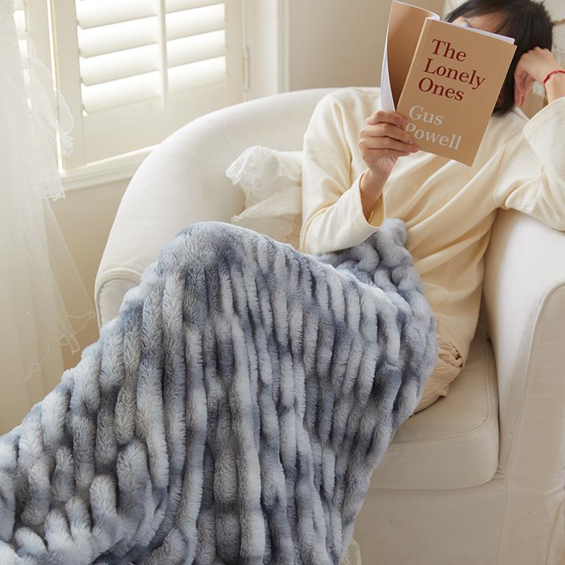 

Luxury Soft Faux Rabbit Fur Blanket Winter Thickened Warm Faux Fur Blanket Soft Fluffy Throws Blankets for Sofa Bed Naps 100x150cm