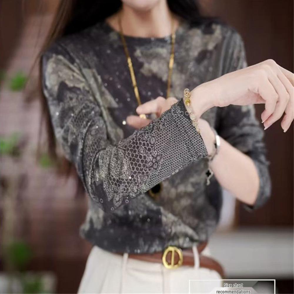 Elegant Autumn-Winter Long Sleeve Round Neck Top: Fashionable, Warm, and Age-Defying for Middle-Aged and Elderly Women.