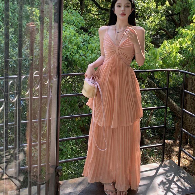 Sweet and Sexy Neck Sling Dress, Summer Temperament, High-end Seaside Vacation Dress, Waist Pleated Skirt