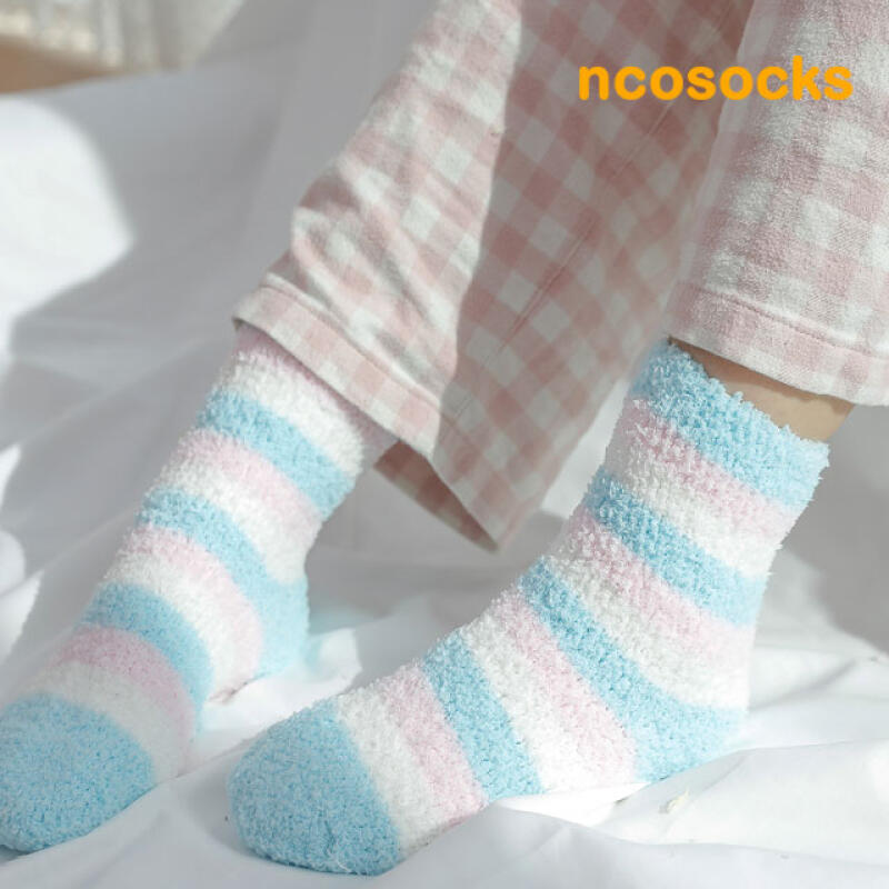 wint005_A slightly thicker, larger ringle sleeping socks Green